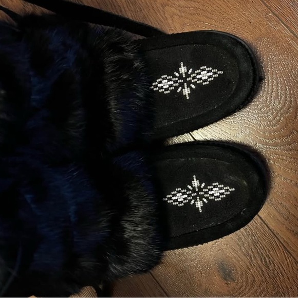 Manitobah Mukluks Shoes - Elegant Black Fur-Lined Winter Boots